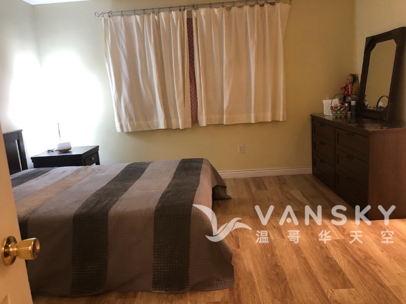 251007033535_Up- Mst Bed.jpg